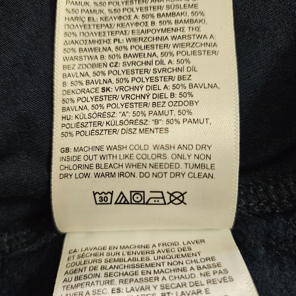 The North Face Women's Heritage Patch Shorts Summit Navy Size Large, Belt - Picture 7 of 7